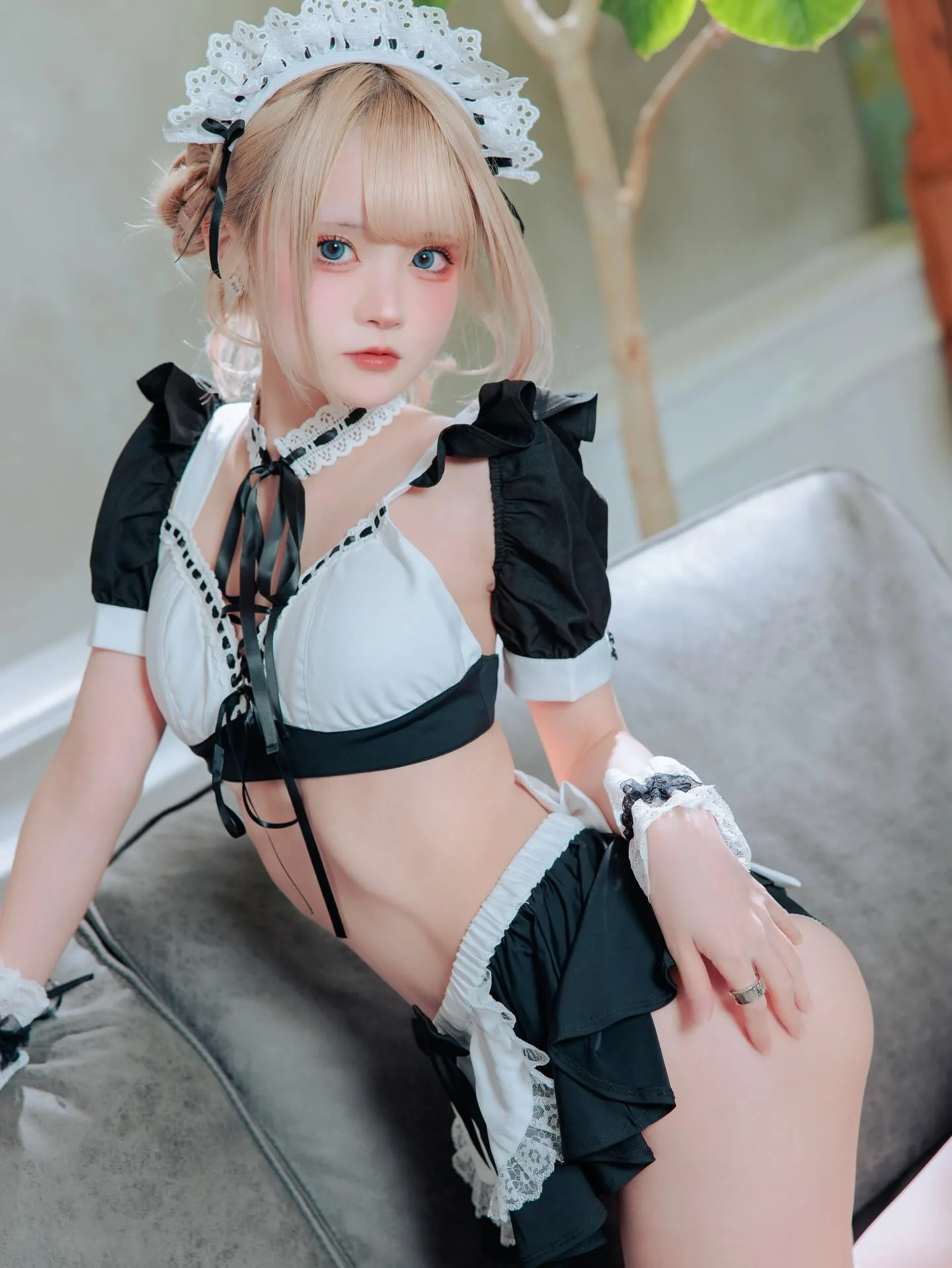 Lila Minx – Bunny Frieren - 15